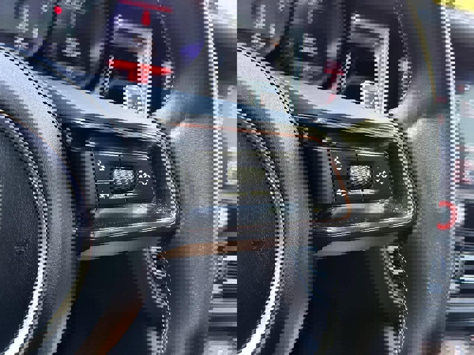 Used 2022 Porsche Macan image 12