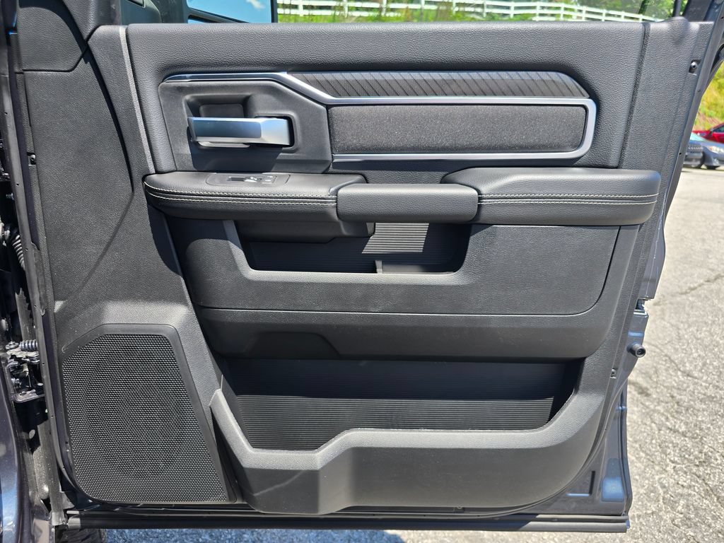 New 2026 RAM 2500 Big Horn AWD/4WD image 37