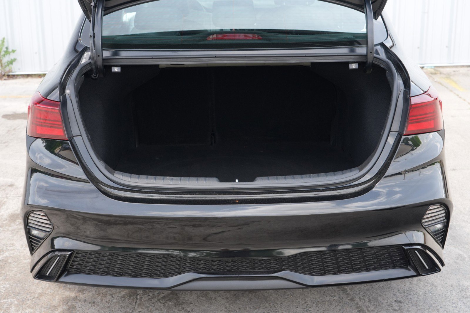 Used 2023 Kia Forte GT-Line FWD image 9