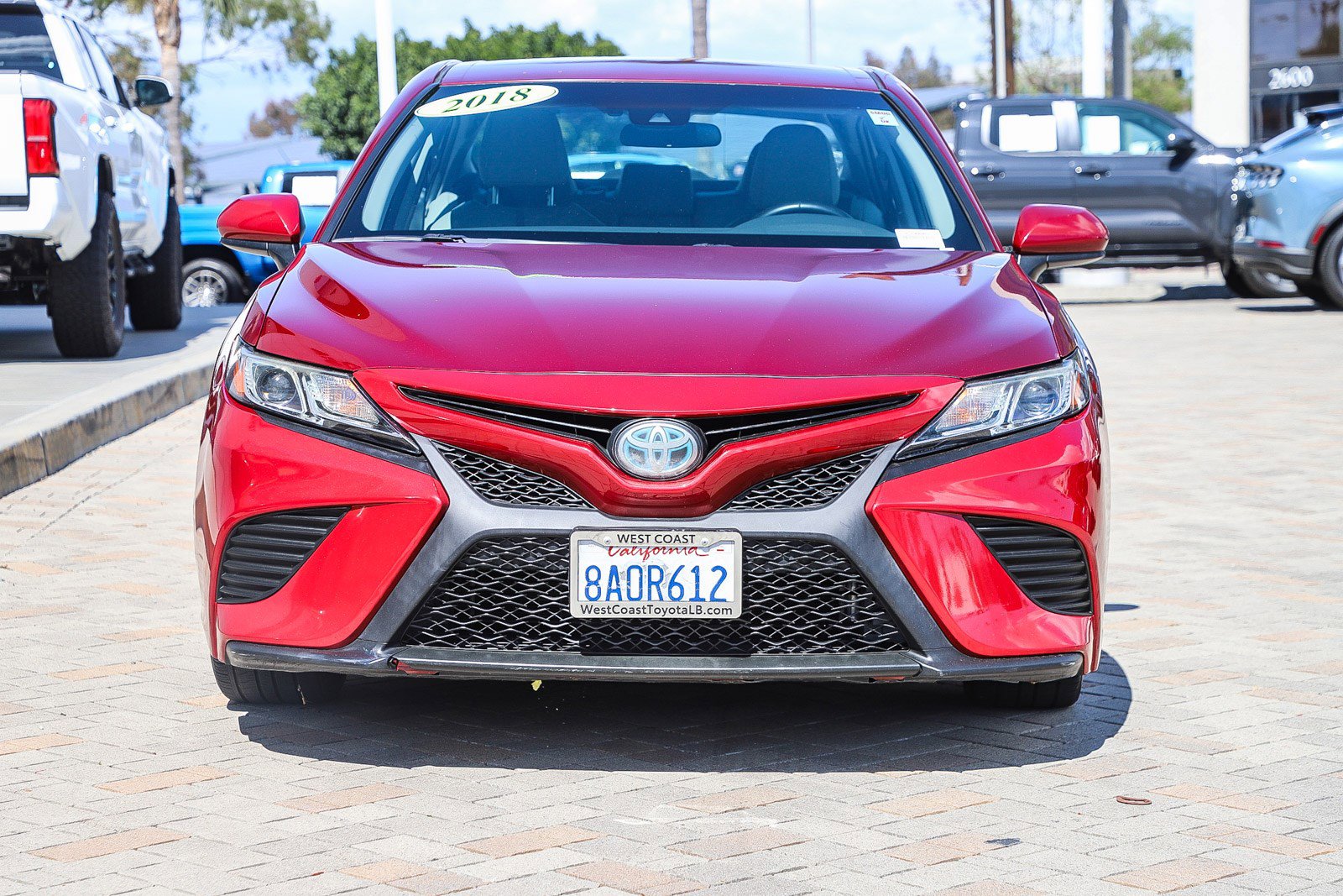 Used 2018 Toyota Camry SE FWD image 2
