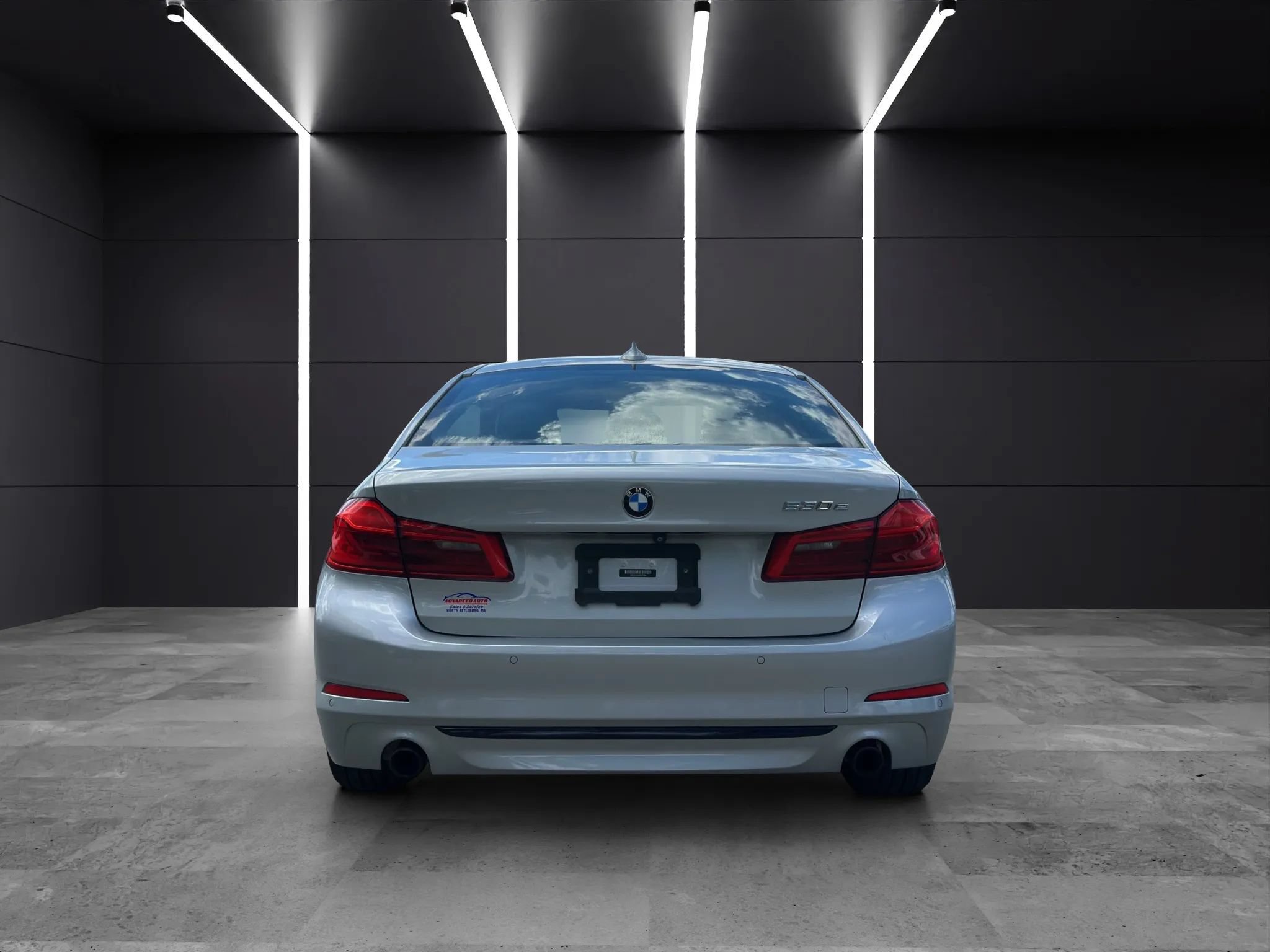Used 2019 BMW 530e xDrive w/ Convenience Package AWD/4WD image 5
