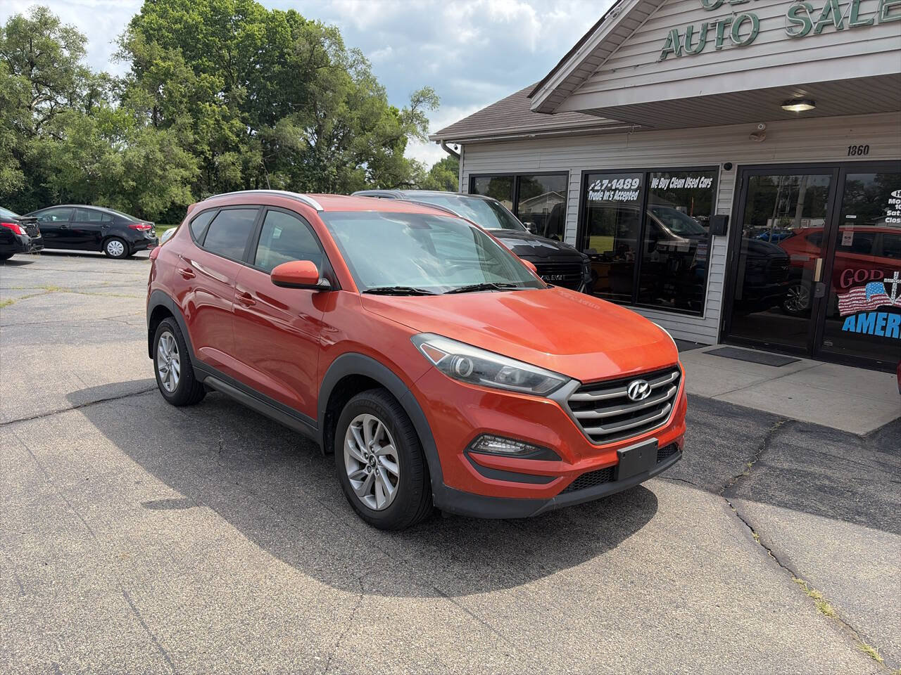 Used 2016 Hyundai Tucson SE w/ Option Group 02 FWD image 2