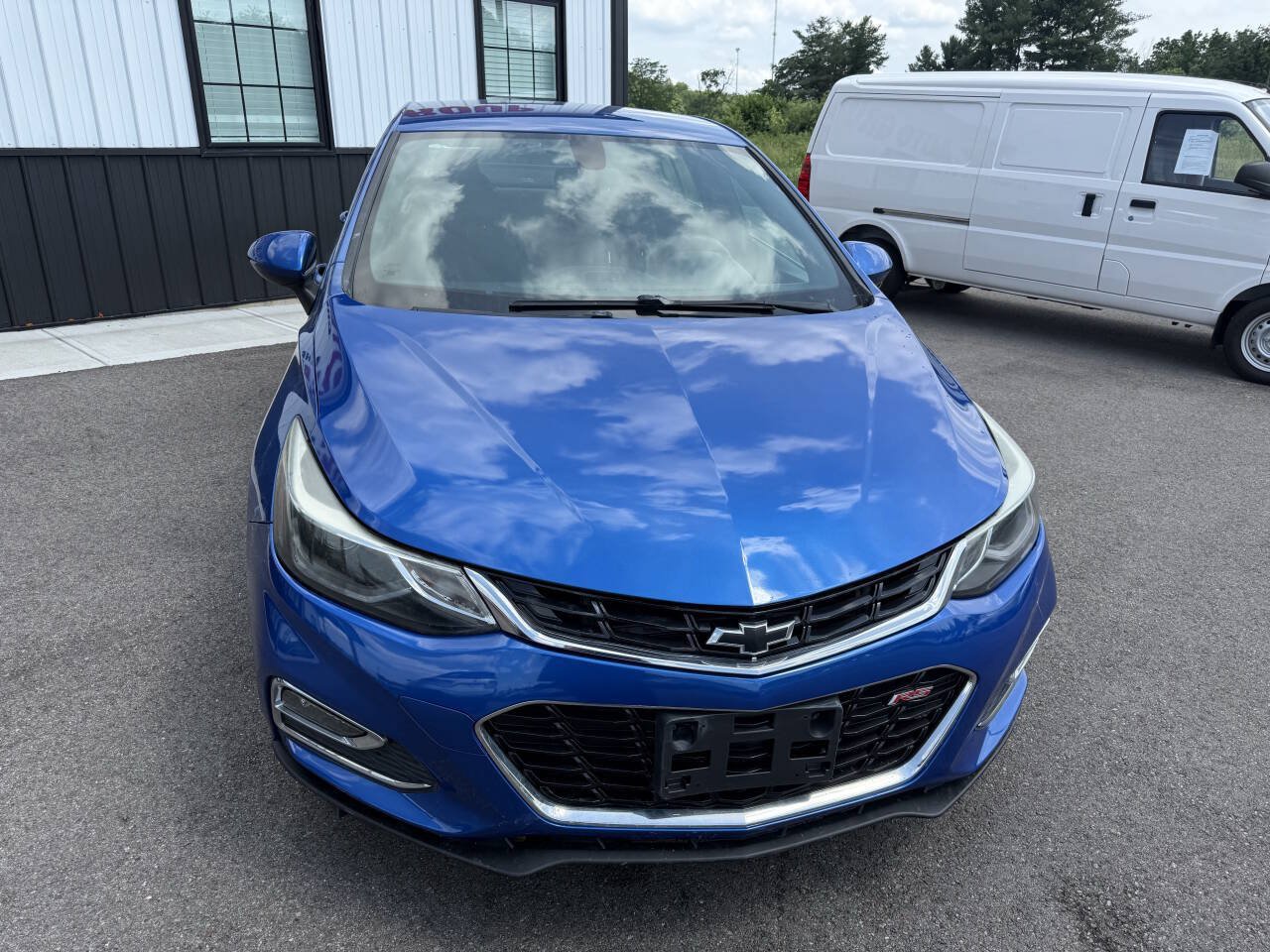 Used 2018 Chevrolet Cruze LT w/ Convenience Package FWD image 4