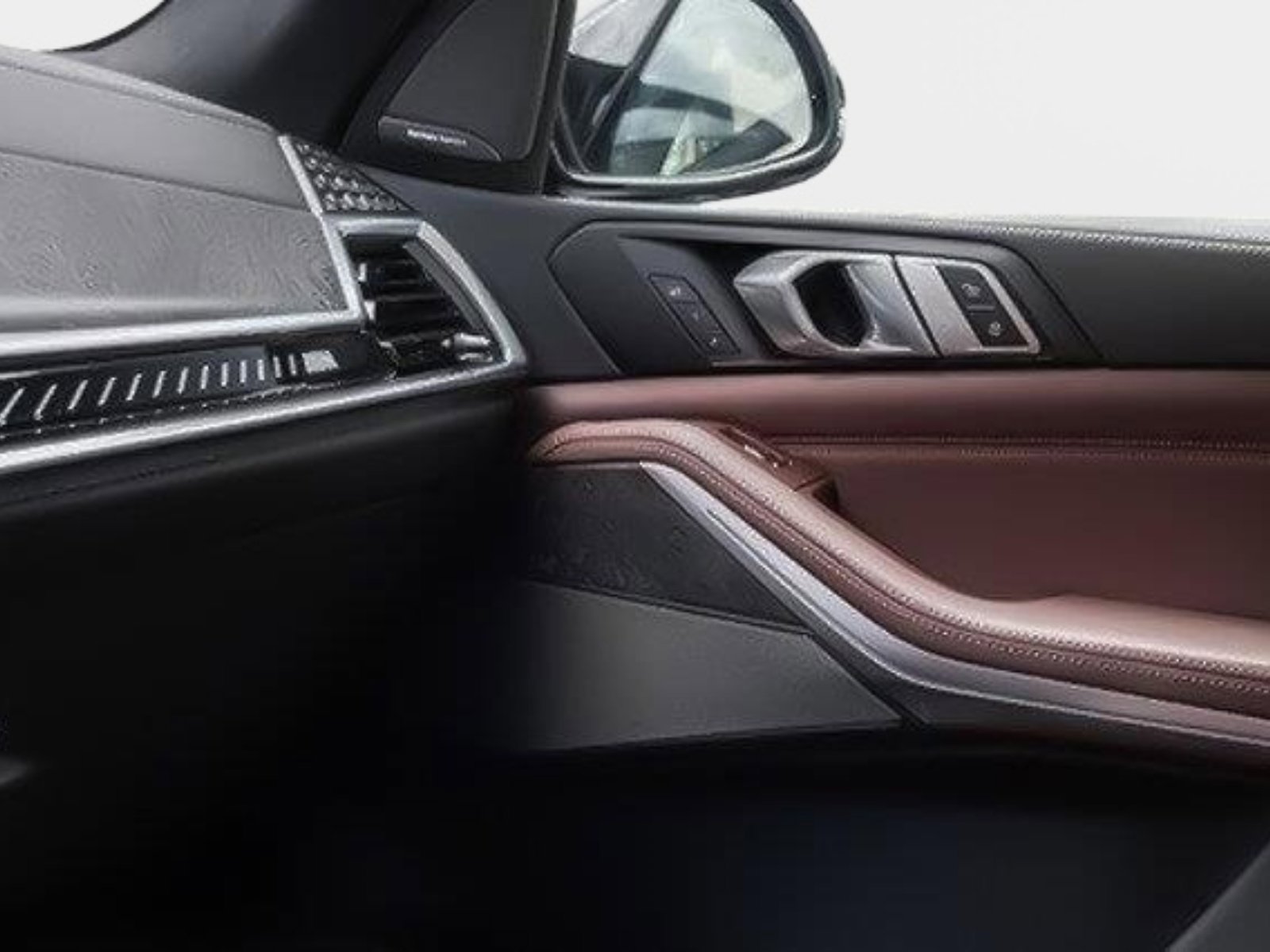 Used 2023 BMW X7 M60i image 29