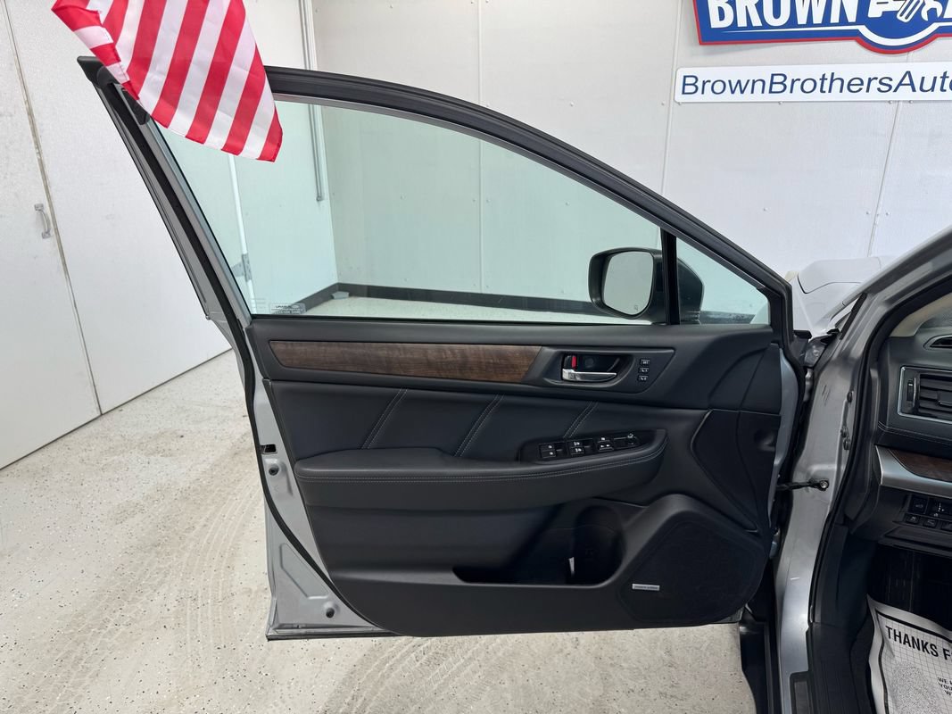 Used 2018 Subaru Outback 3.6R Limited AWD/4WD image 17