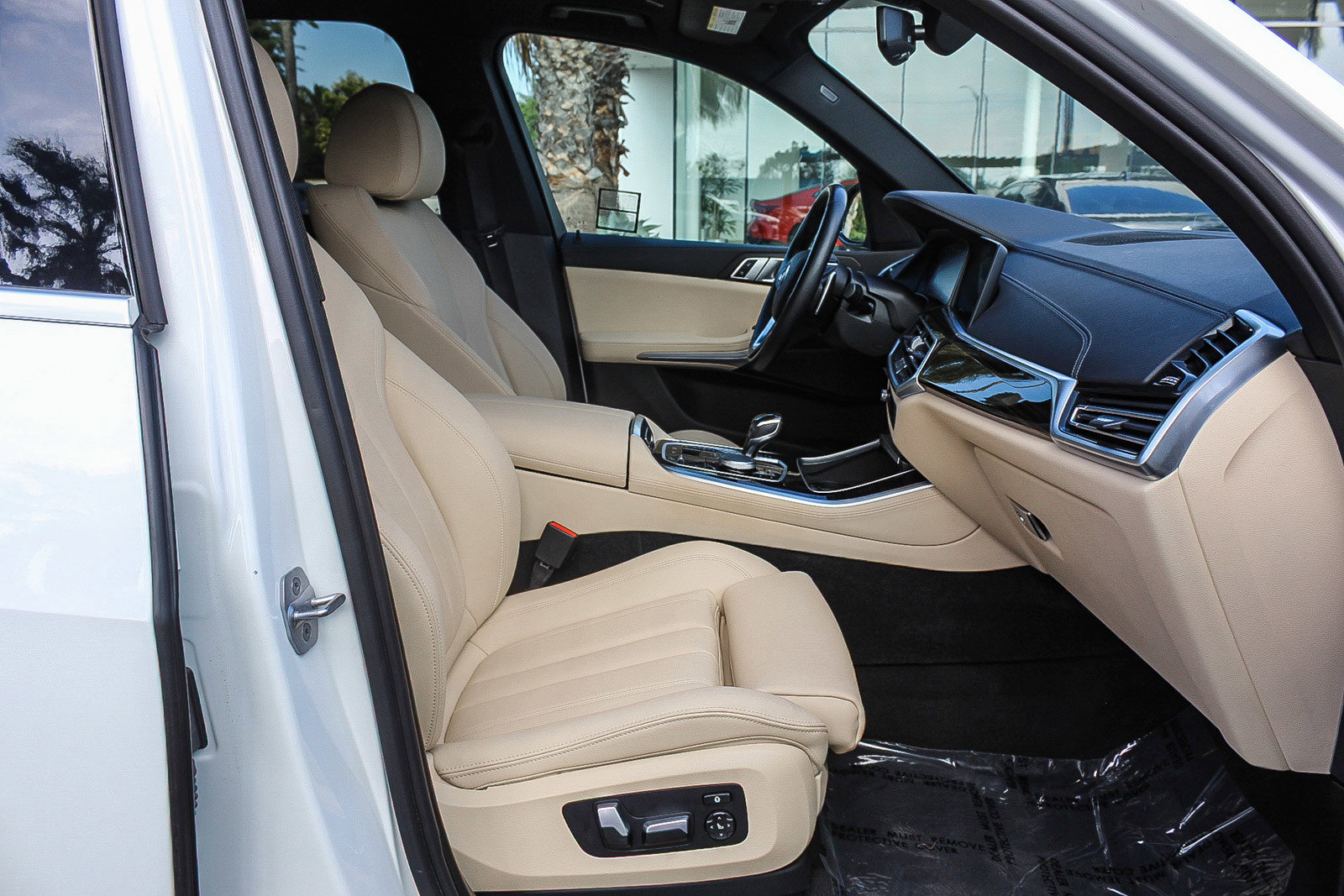 Used 2021 BMW X5 xDrive45e w/ Parking Assistance Package image 16