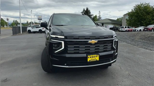 Used 2025 Chevrolet Suburban High Country w/ Sun And Tow Package image 4