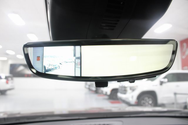 New 2026 Buick Enclave Avenir image 3