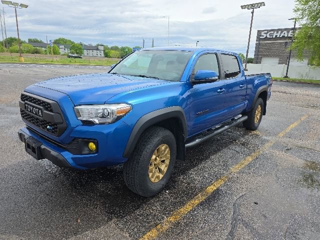 Used 2016 Toyota Tacoma TRD Off-Road w/ Premium & Technology Package AWD/4WD image 1