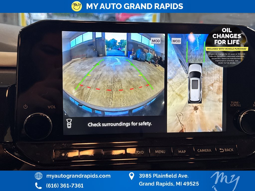 Used 2025 Nissan Pathfinder SL AWD/4WD image 21