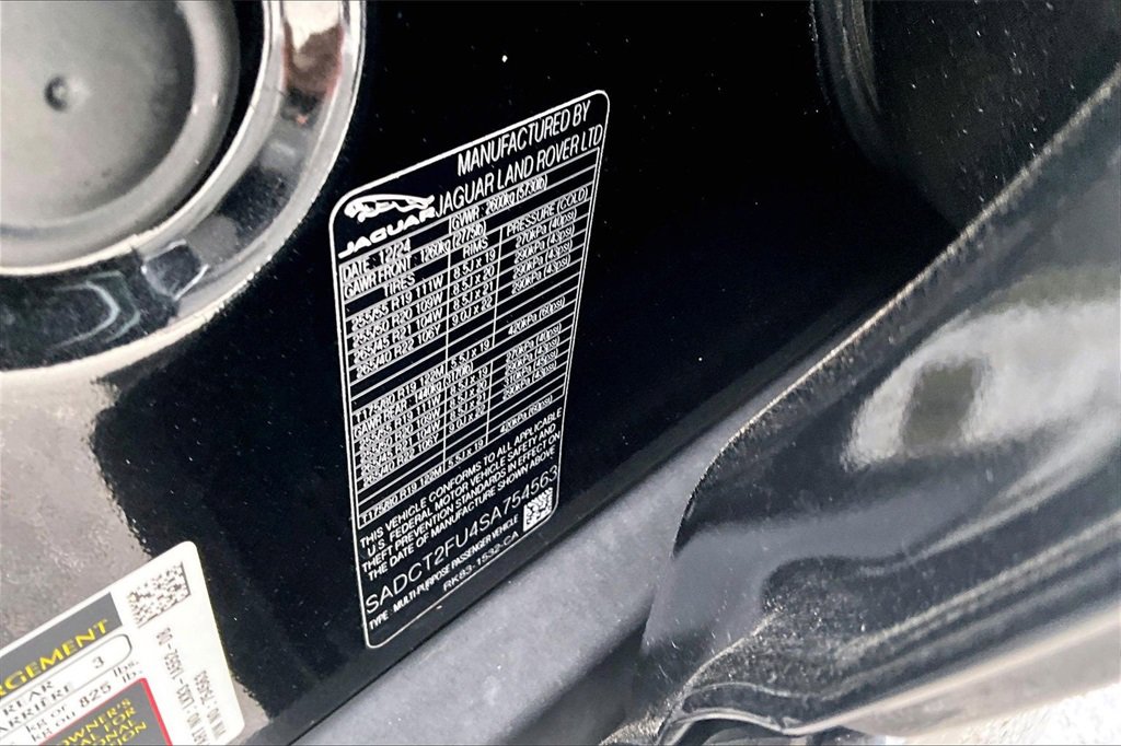 Certified 2025 Jaguar F-PACE R-Dynamic S image 32