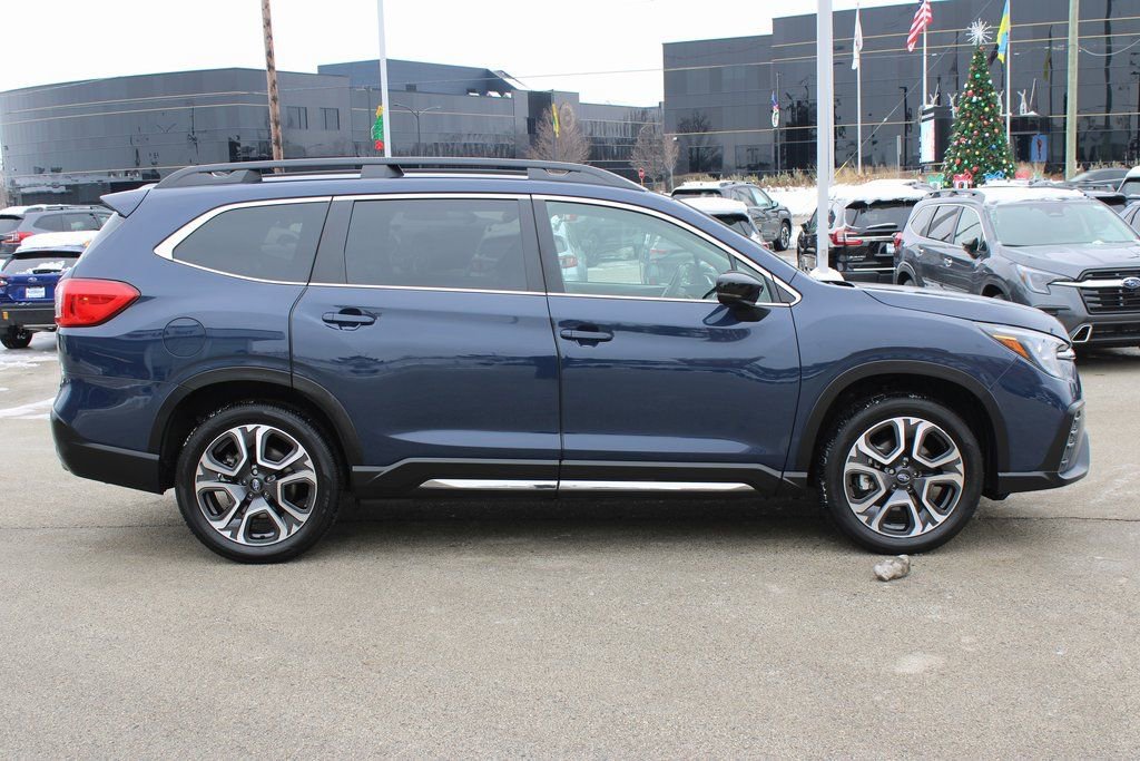 Used 2024 Subaru Ascent Limited image 4