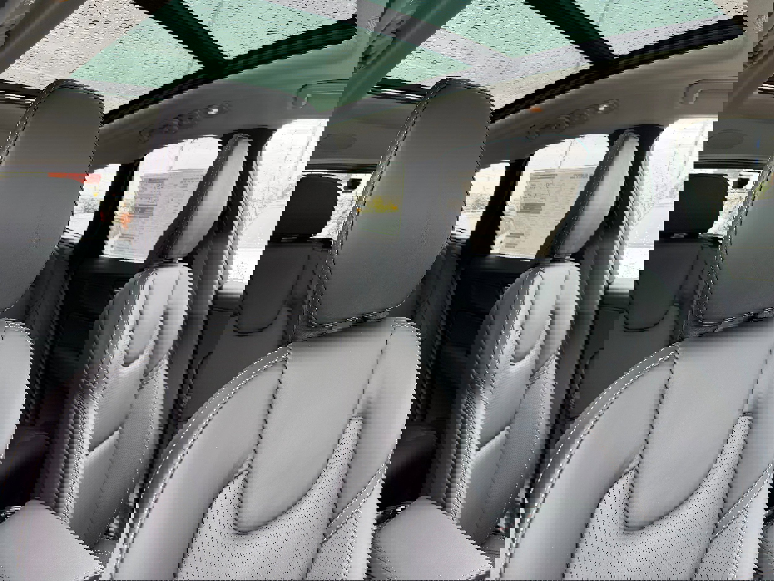 New 2026 Volvo XC60 B5 Ultra w/ Protection Package Premier image 9