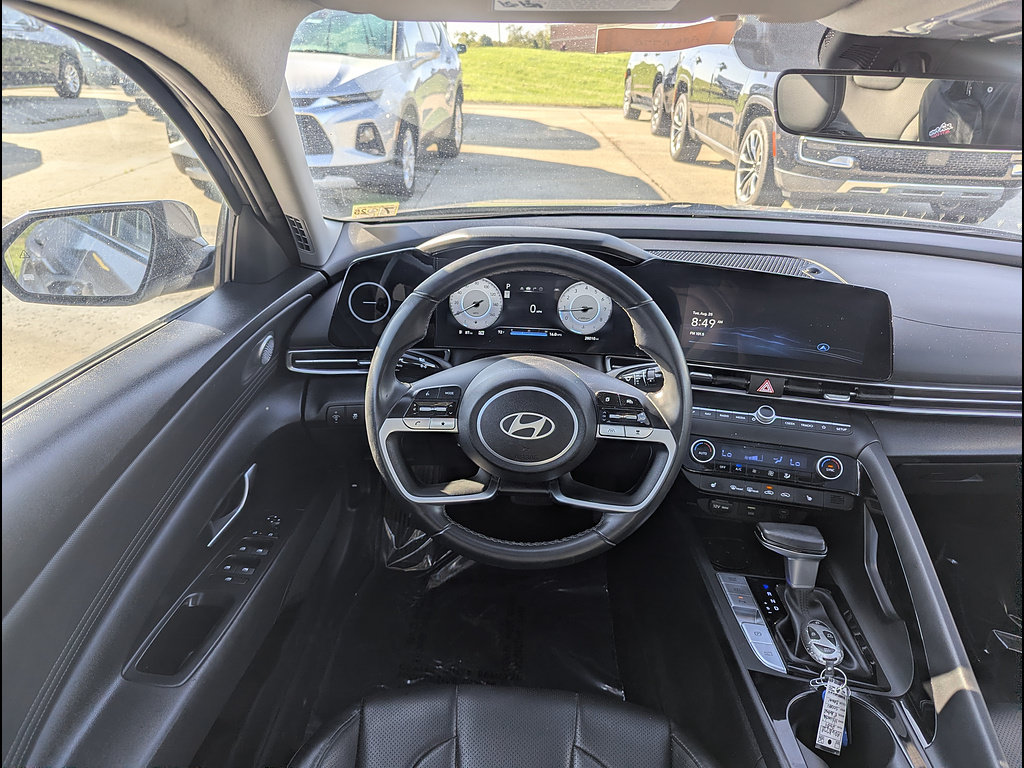 Used 2024 Hyundai Elantra Limited FWD image 3
