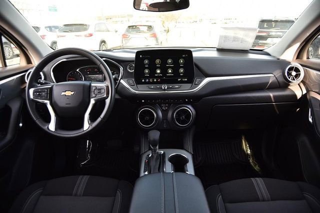 Used 2025 Chevrolet Blazer LT image 7
