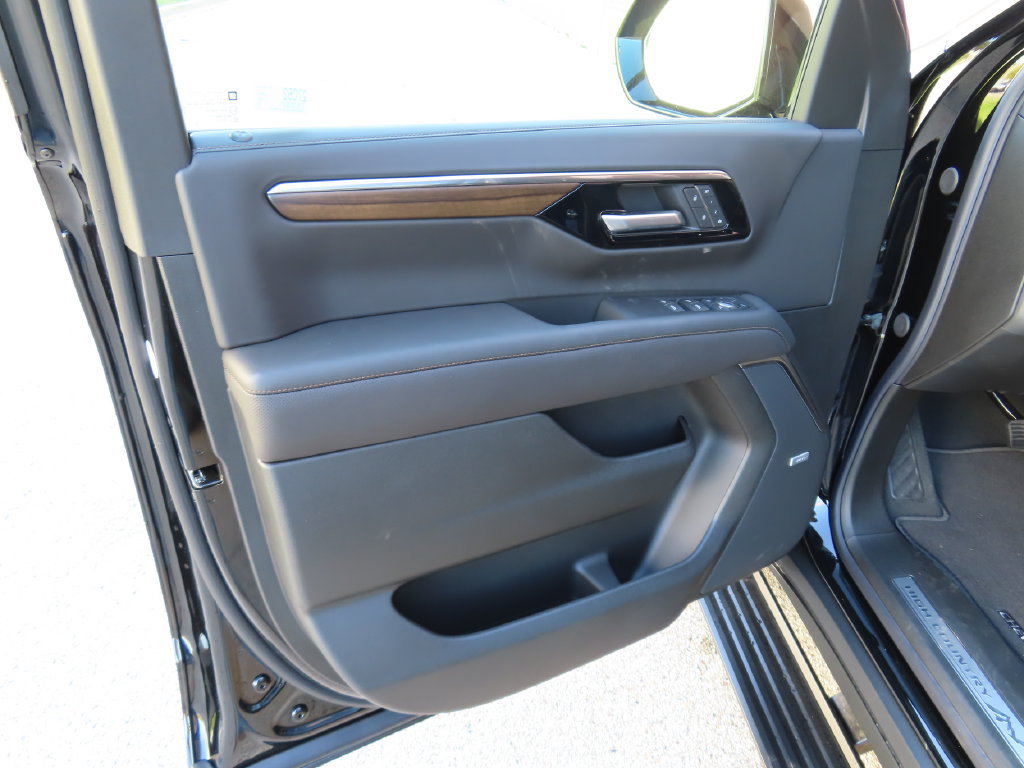 New 2027 Chevrolet Suburban High Country AWD/4WD image 24