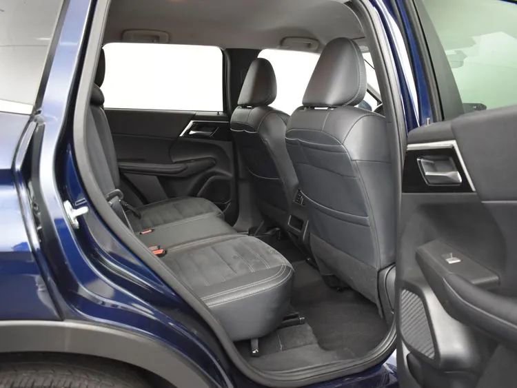 Used 2024 Mitsubishi Outlander SE image 18