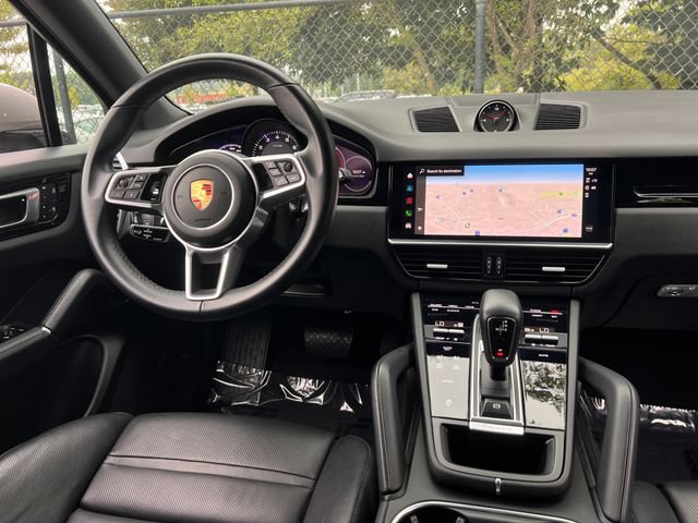 Used 2023 Porsche Cayenne AWD/4WD image 18