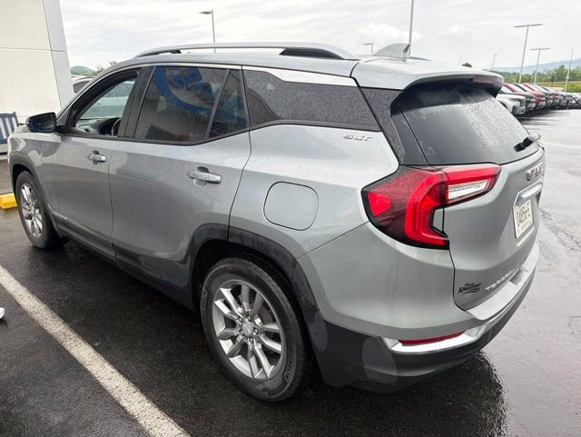 Used 2024 GMC Terrain SLT FWD image 3