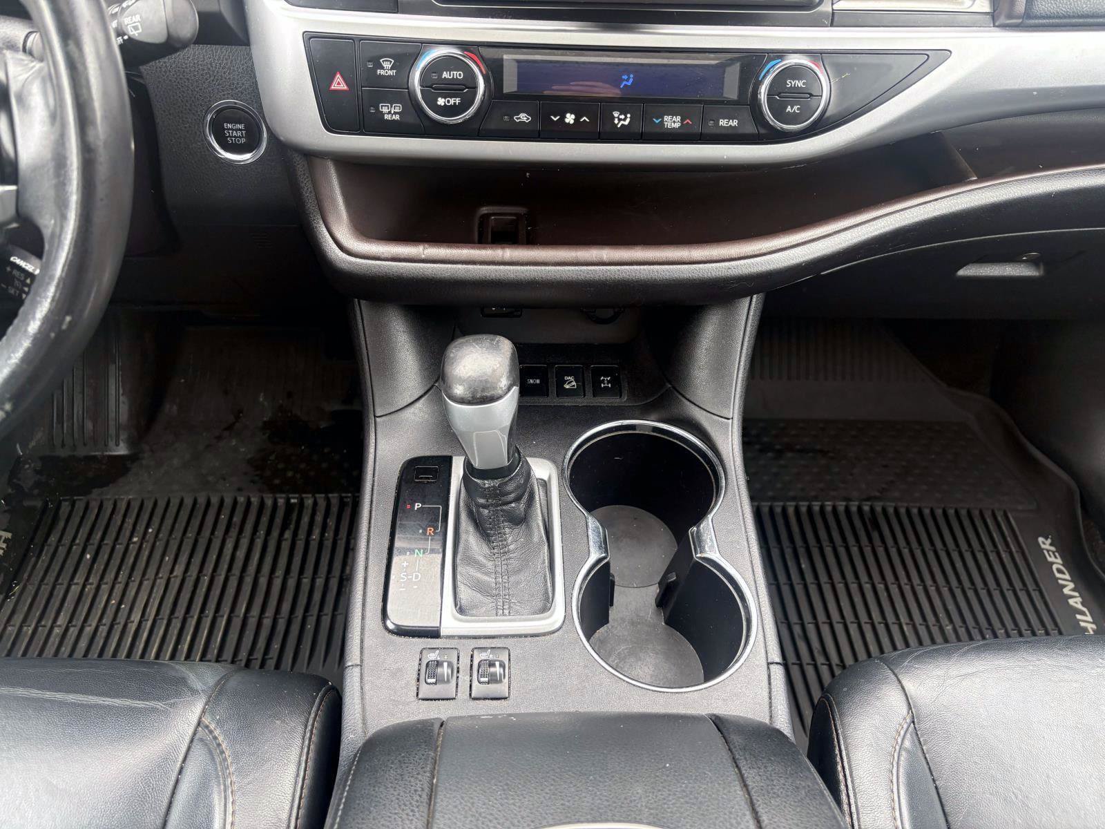 Used 2015 Toyota Highlander XLE AWD/4WD image 19