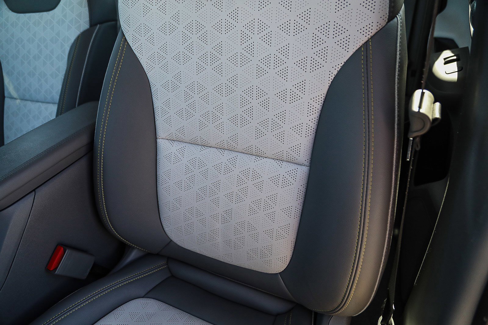 Used 2023 Chevrolet Bolt EUV Premier image 24