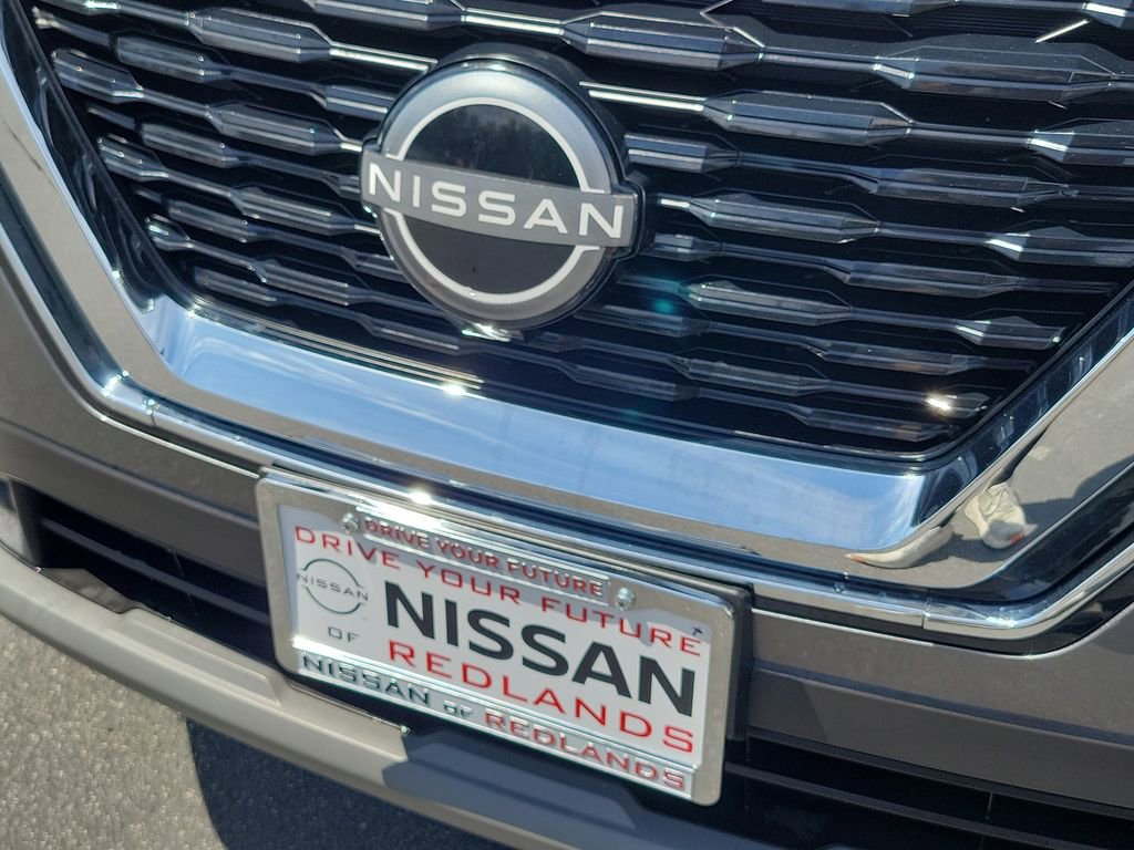 Used 2023 Nissan Rogue S image 30