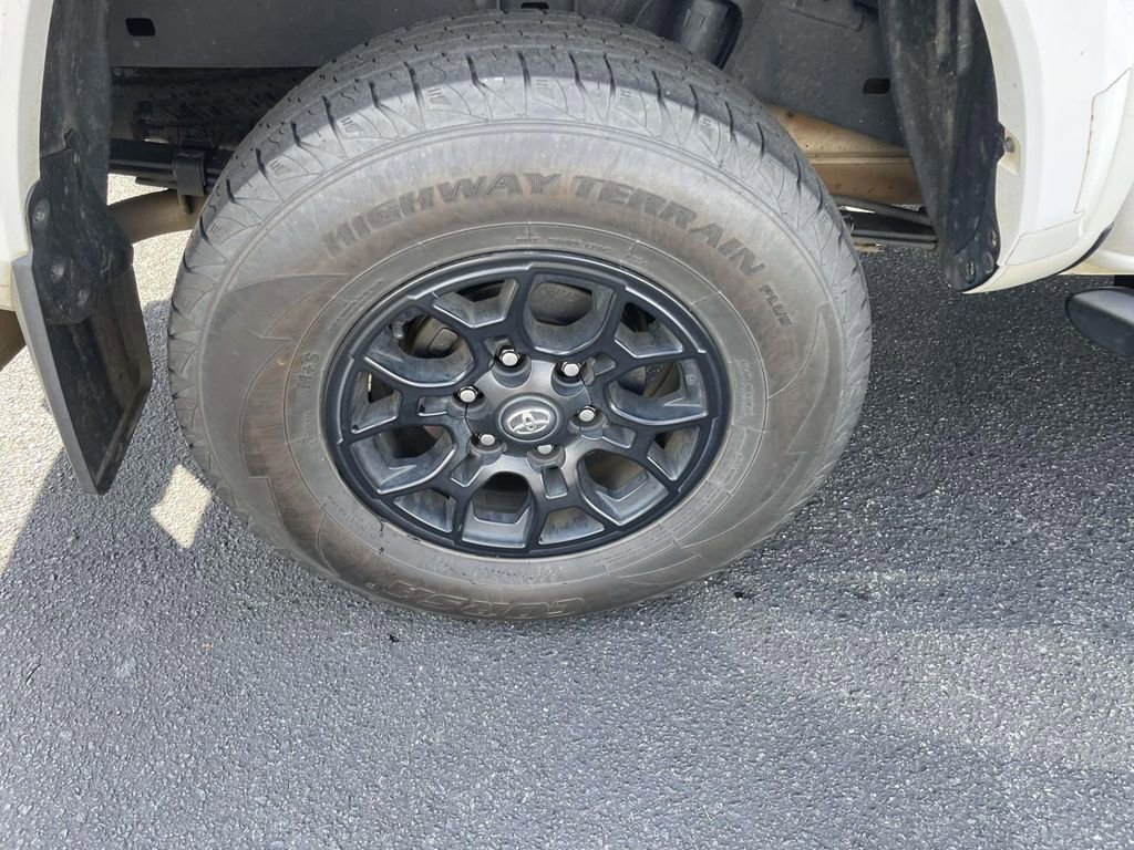 Used 2022 Toyota Tacoma SR5 image 28