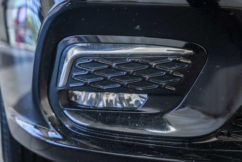 Used 2024 Chrysler Pacifica Touring-L image 17