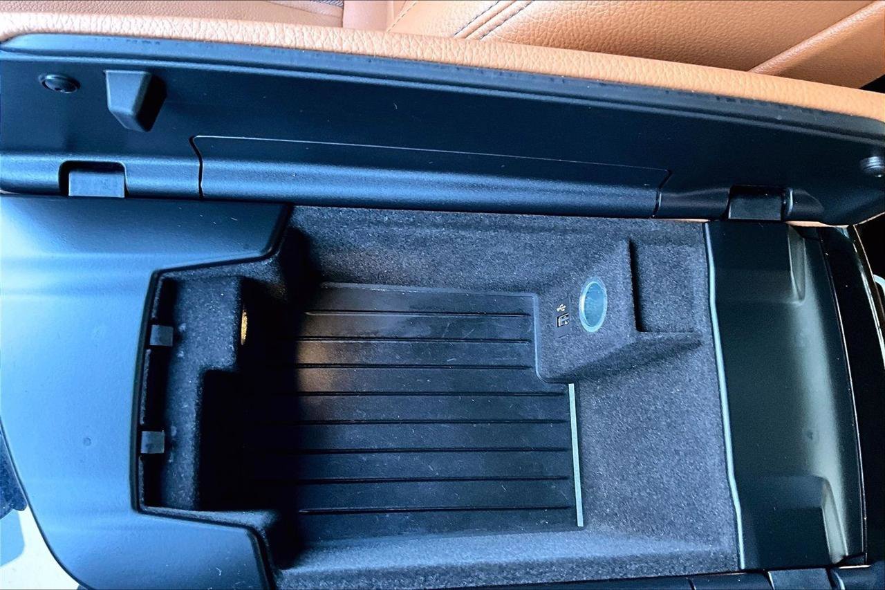 Used 2019 BMW M550i xDrive image 16