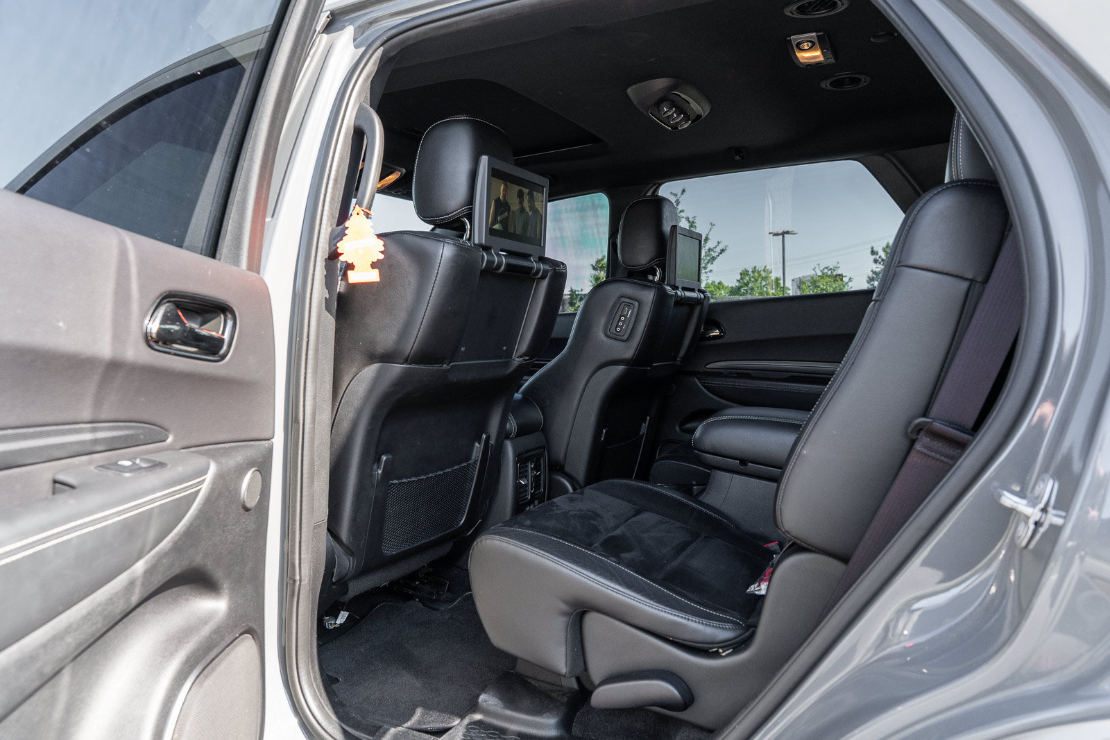 Used 2021 Dodge Durango SRT w/ Technology Group AWD/4WD image 18