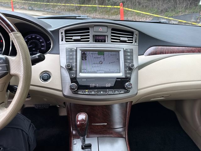 Used 2011 Toyota Avalon Limited FWD image 23