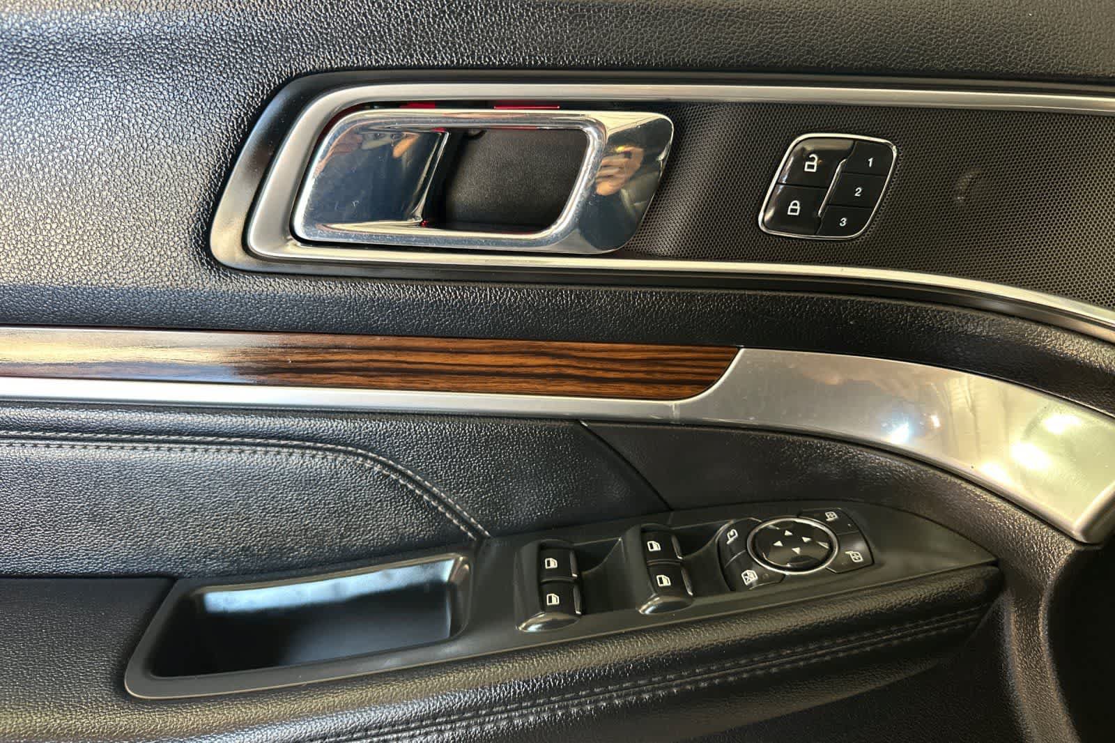 Used 2016 Ford Explorer Limited AWD/4WD image 13