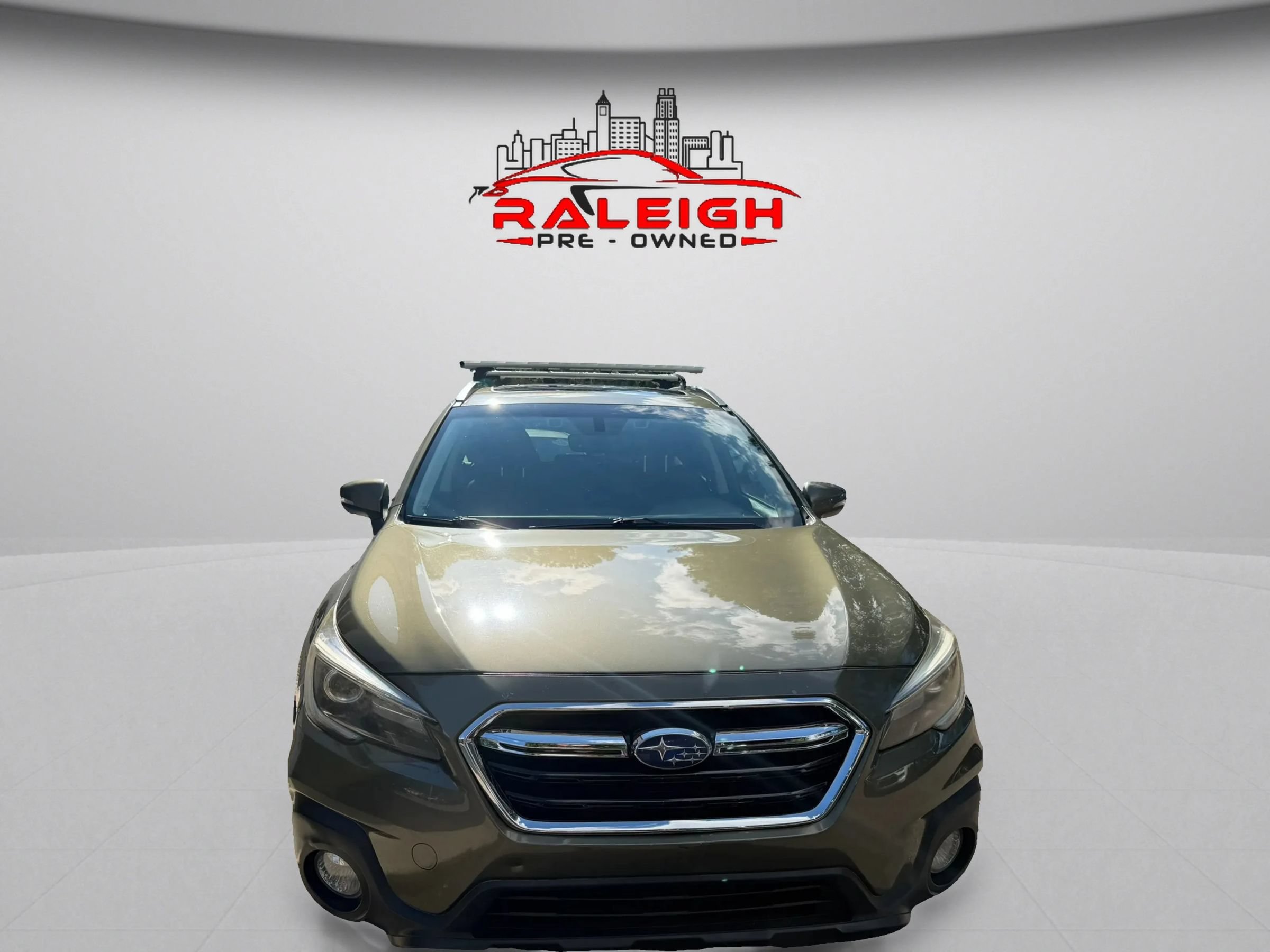 Used 2018 Subaru Outback 3.6R Touring AWD/4WD image 3