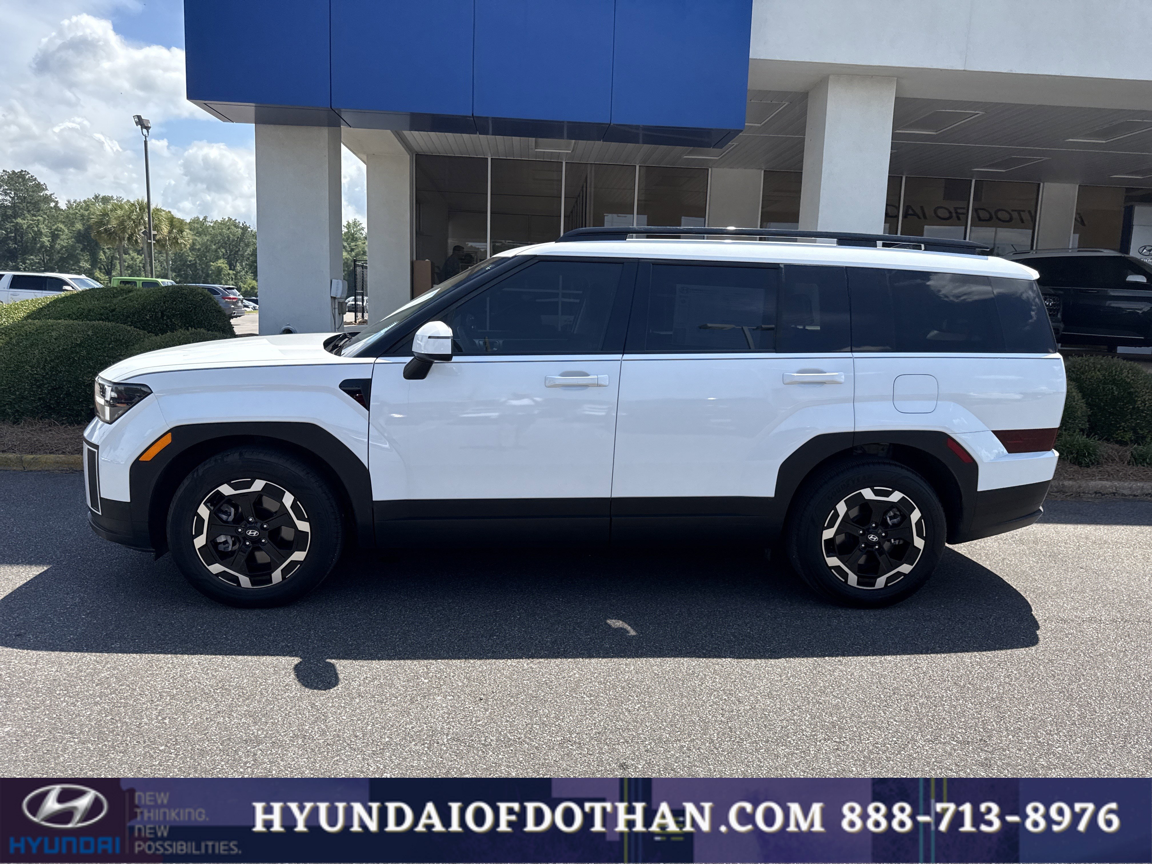 Certified 2024 Hyundai Santa Fe SEL FWD image 2