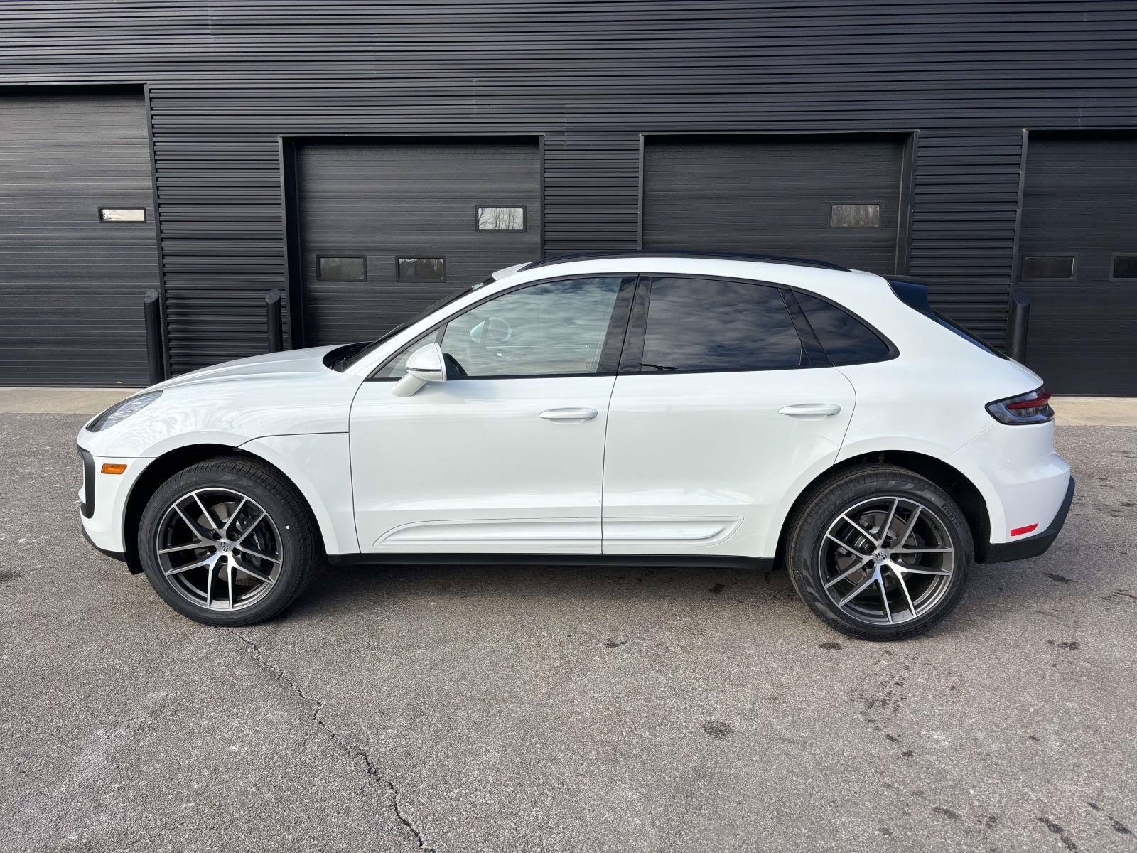 New 2026 Porsche Macan AWD/4WD image 2
