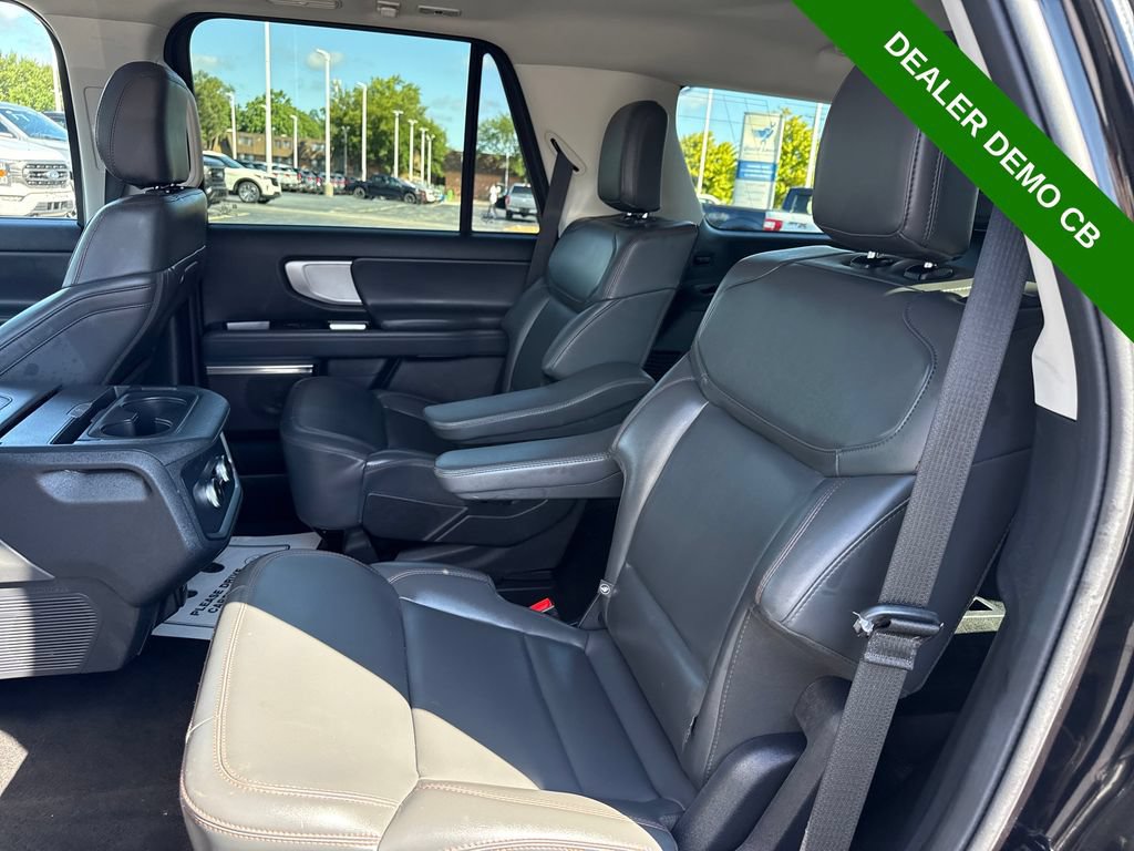 Used 2025 Ford Expedition Active AWD/4WD image 20