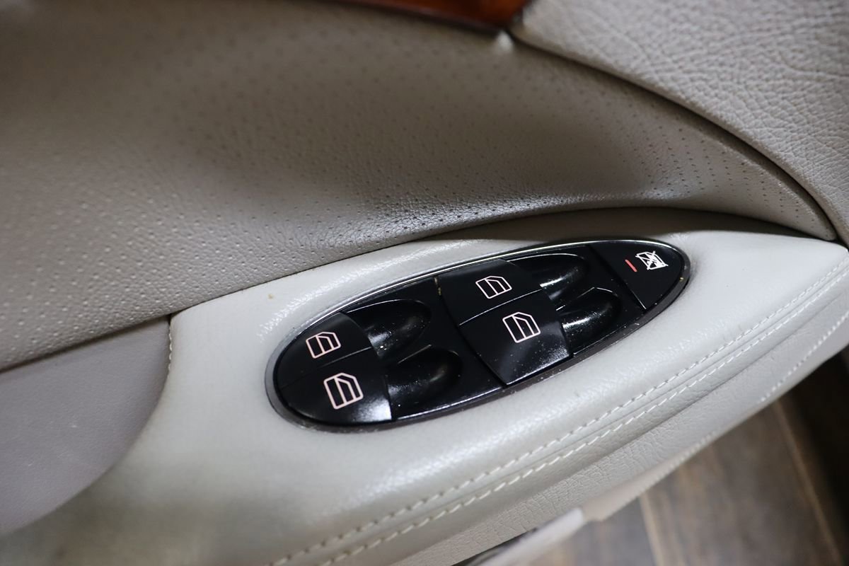 Used 2005 Mercedes-Benz E 320 CDI Sedan image 30