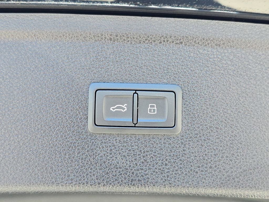 Used 2018 Audi SQ5 Premium Plus w/ Navigation Package AWD/4WD image 16