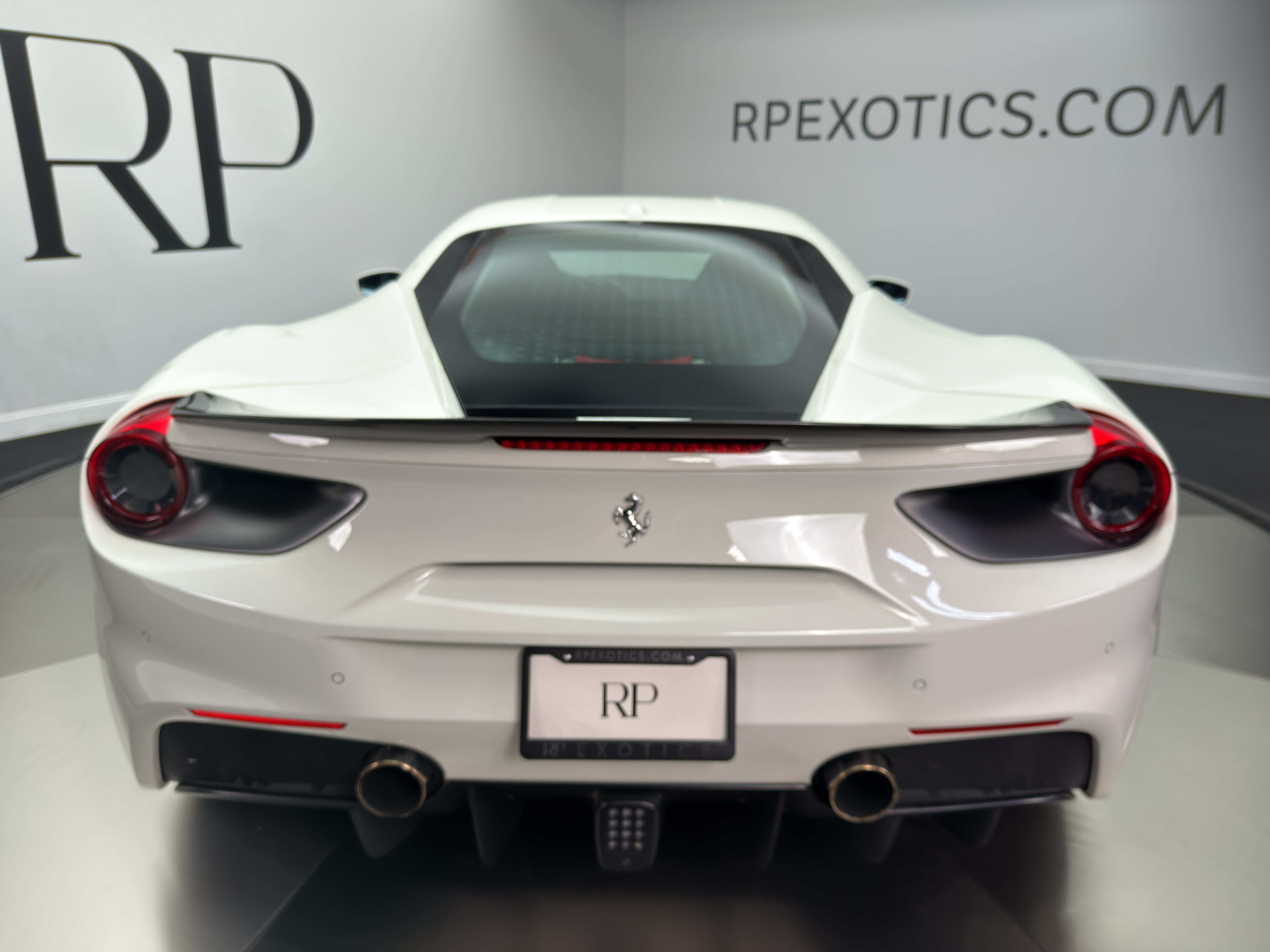 Used 2019 Ferrari 488 GTB RWD image 26
