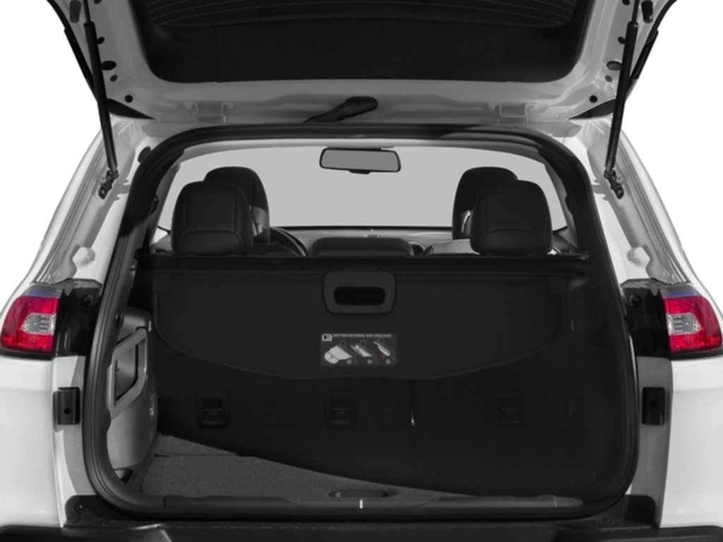 Used 2017 Jeep Cherokee Trailhawk w/ Cold Weather Group image 12