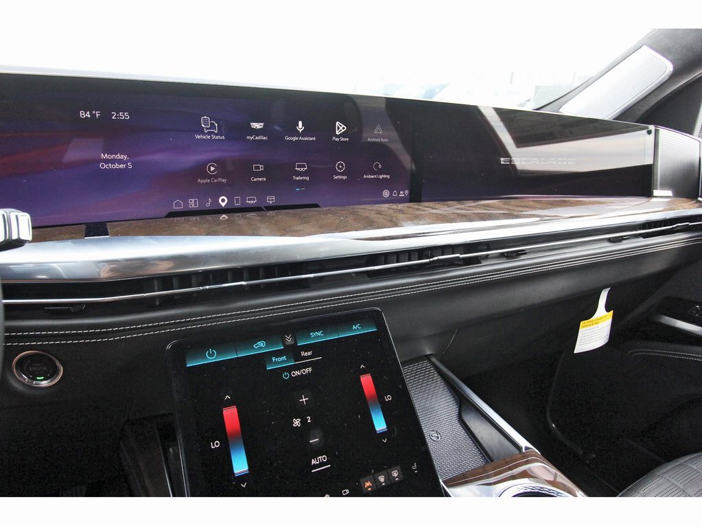 New 2026 Cadillac Escalade Platinum Sport w/ LPO, ONYX Package AWD/4WD image 17