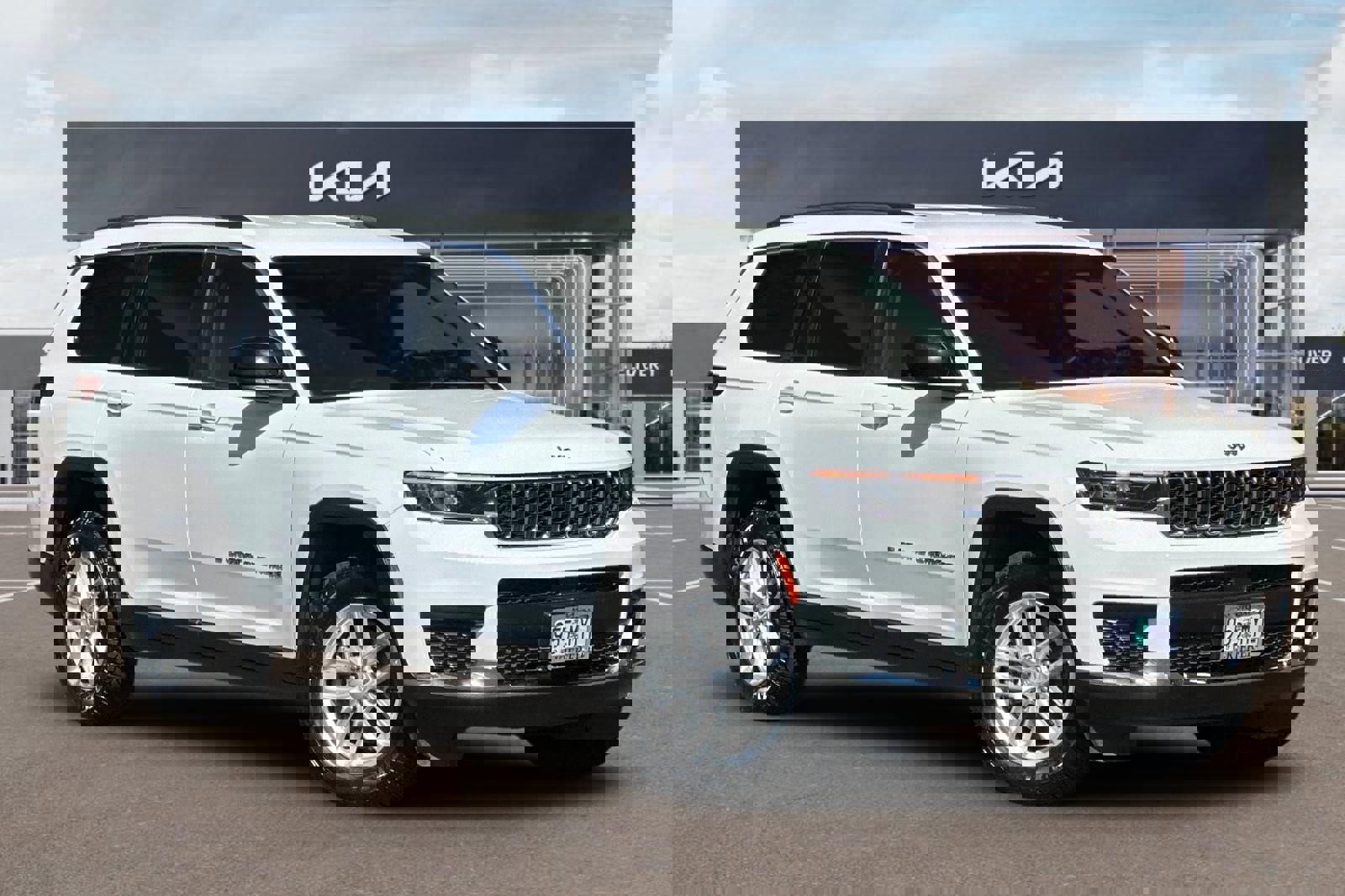 Used 2021 Jeep Grand Cherokee L Laredo w/ Luxury Tech Group I image 2