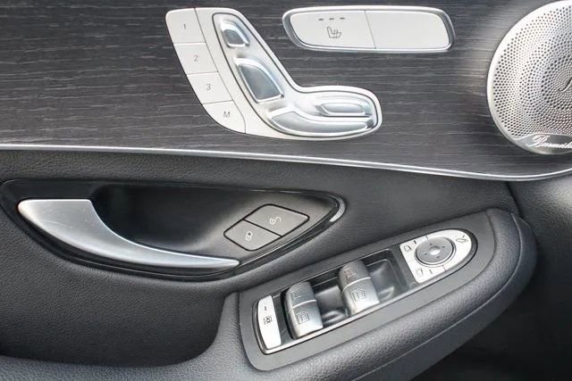 Used 2021 Mercedes-Benz GLC 300 4MATIC image 48