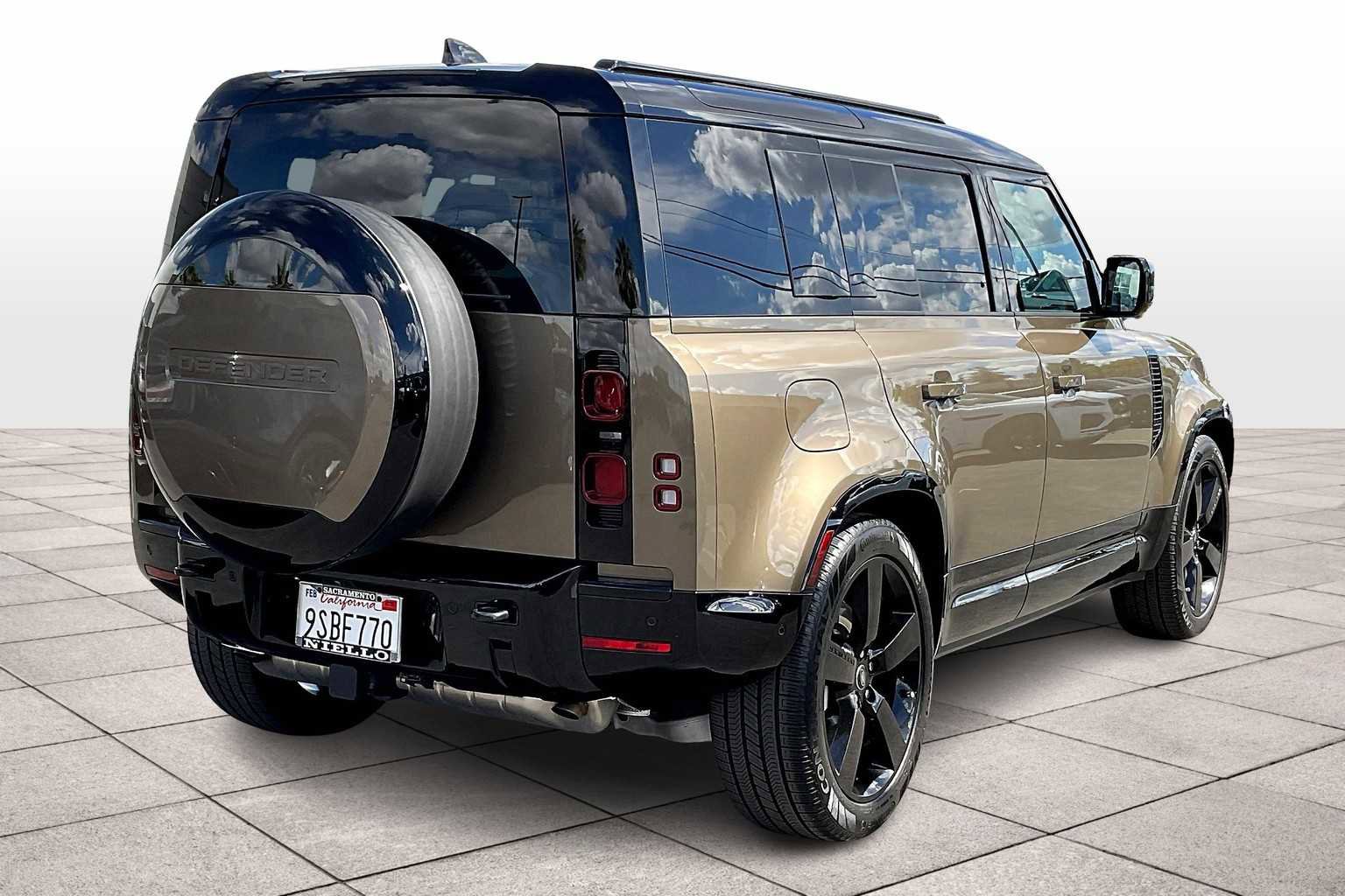 Used 2025 Land Rover Defender 110 X-Dynamic SE image 16