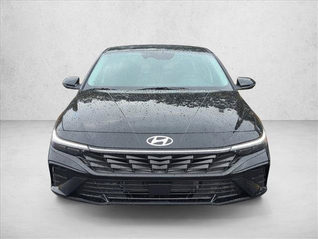Certified 2025 Hyundai Elantra Limited FWD image 6