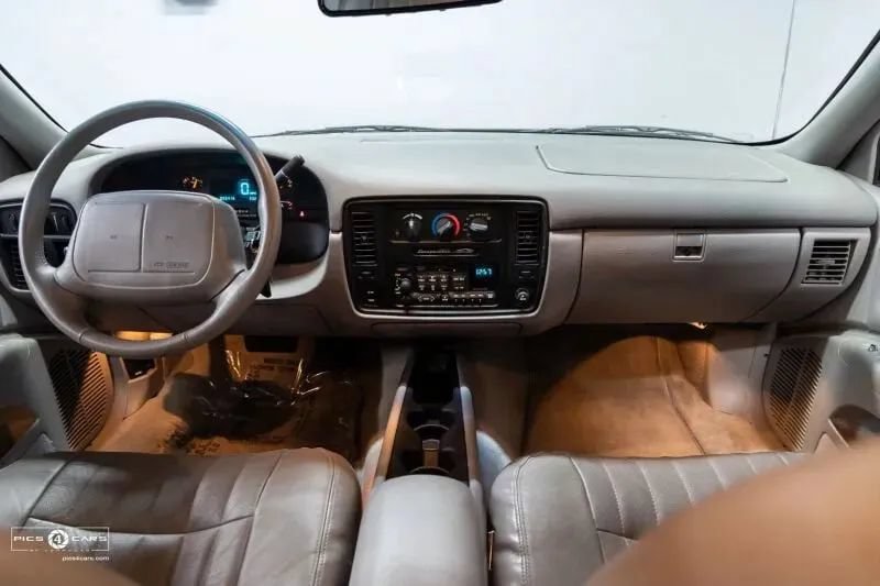 Used 1995 Chevrolet Impala SS RWD image 12