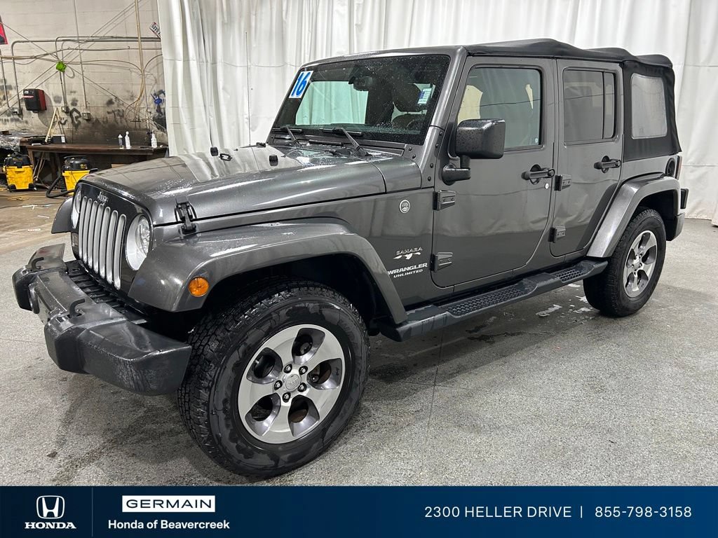 Used 2016 Jeep Wrangler Unlimited Sahara w/ Dual Top Group AWD/4WD image 4