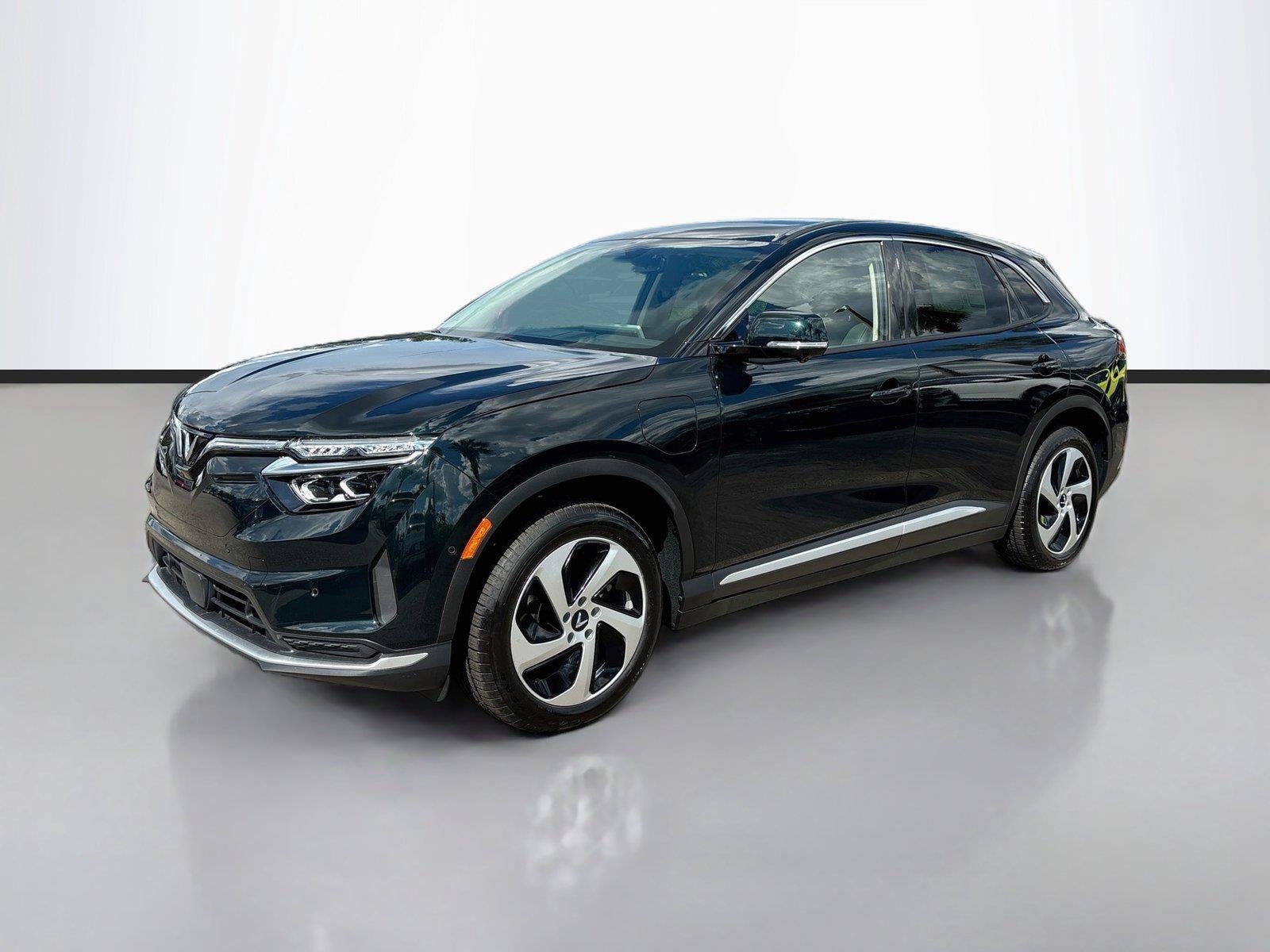 New 2027 VinFast VF 8 Eco AWD/4WD image 3