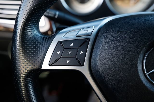 Used 2012 Mercedes-Benz CLS 550 4MATIC w/ Premium I Pkg image 31