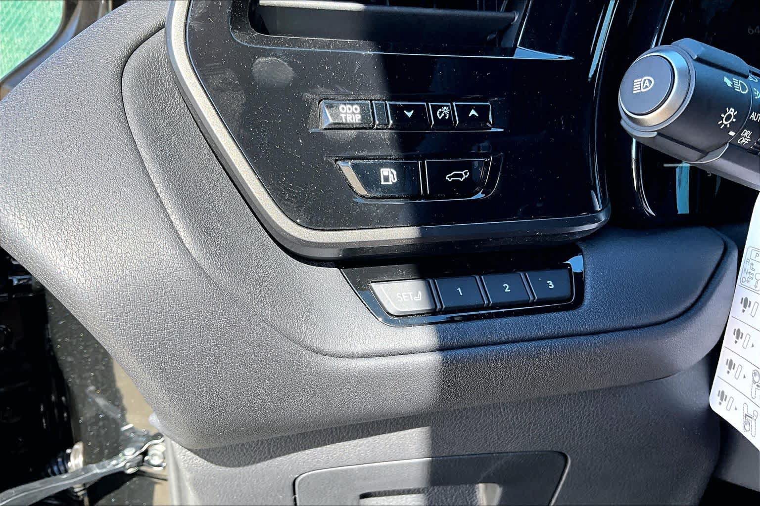New 2026 Lexus TX 500h AWD image 14